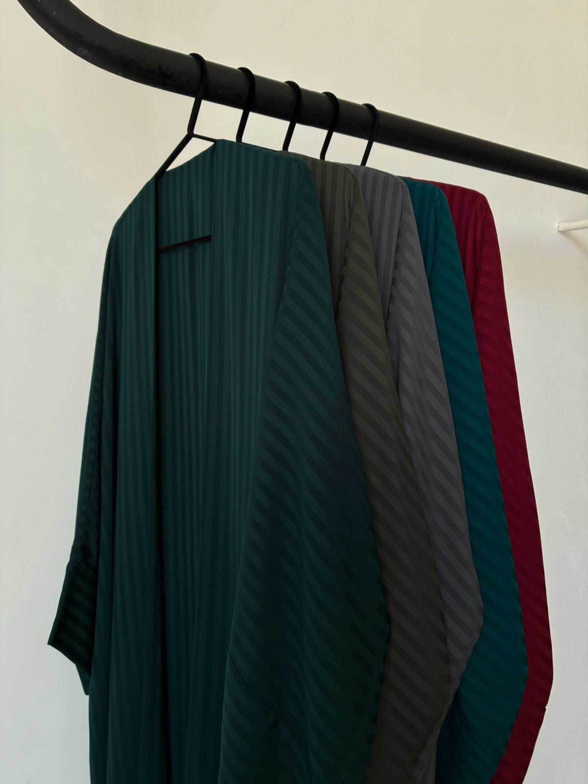 the matte lines abaya - dark grey