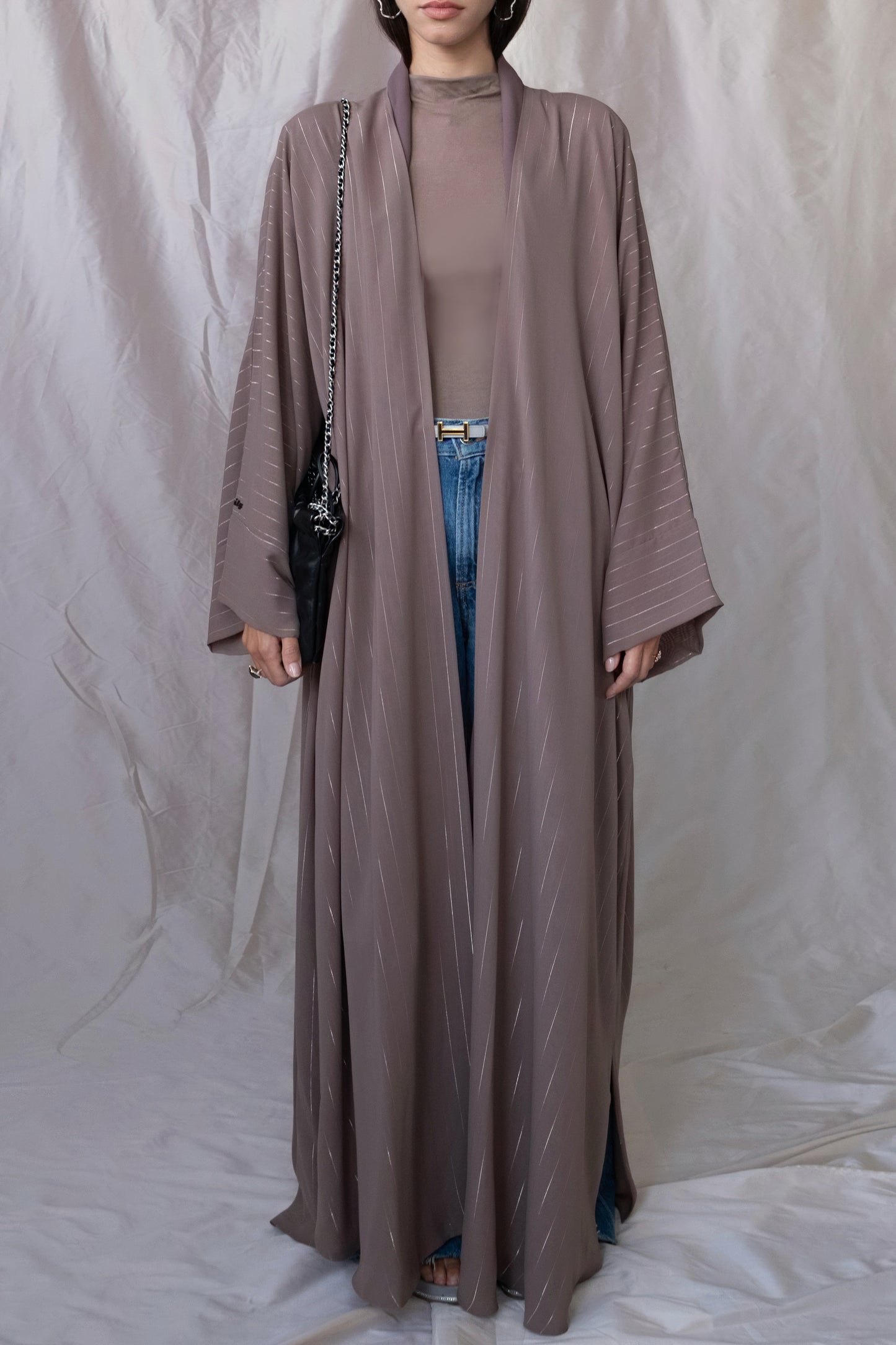 the metallic lines abaya - mauve