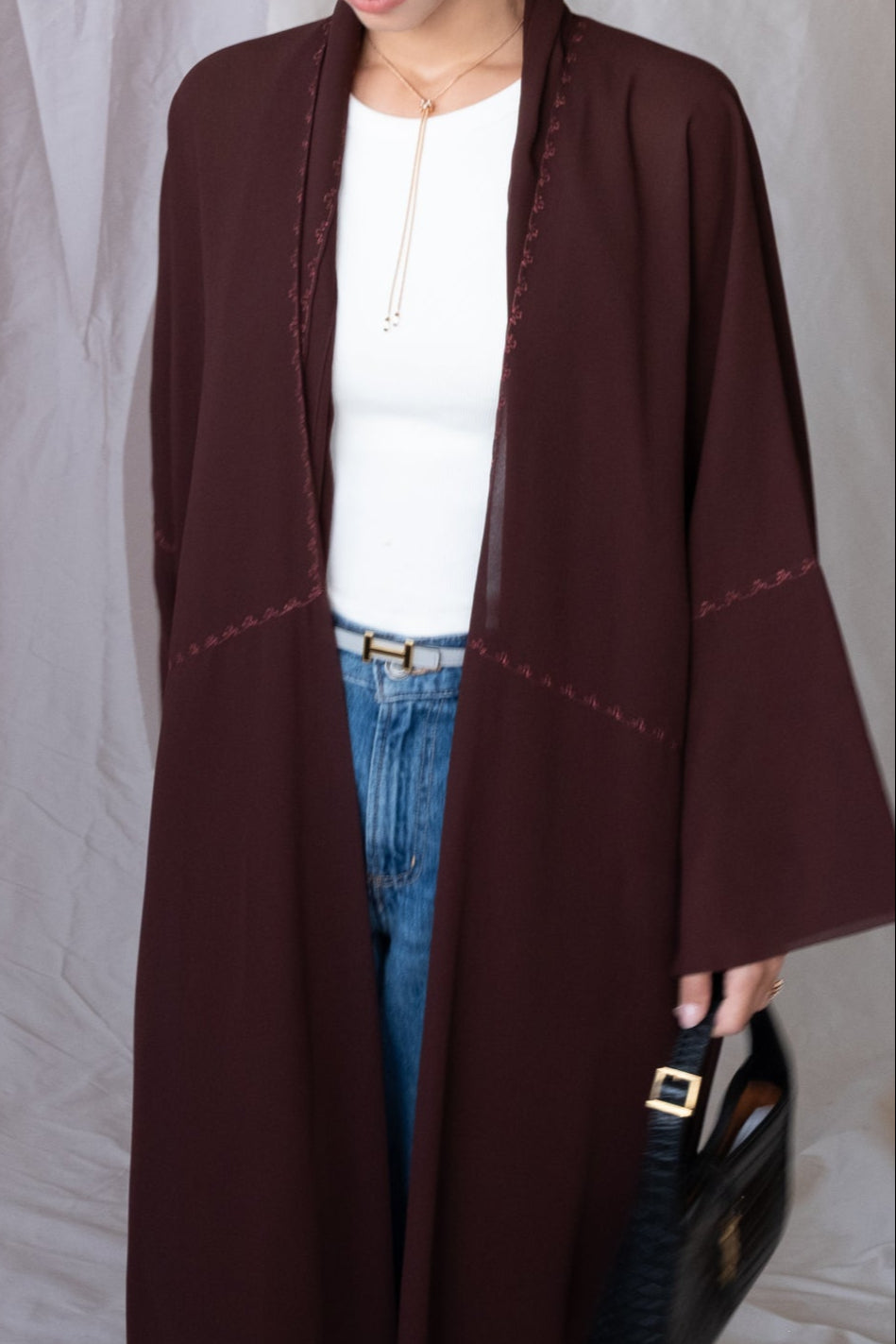the flower stitch abaya - brown