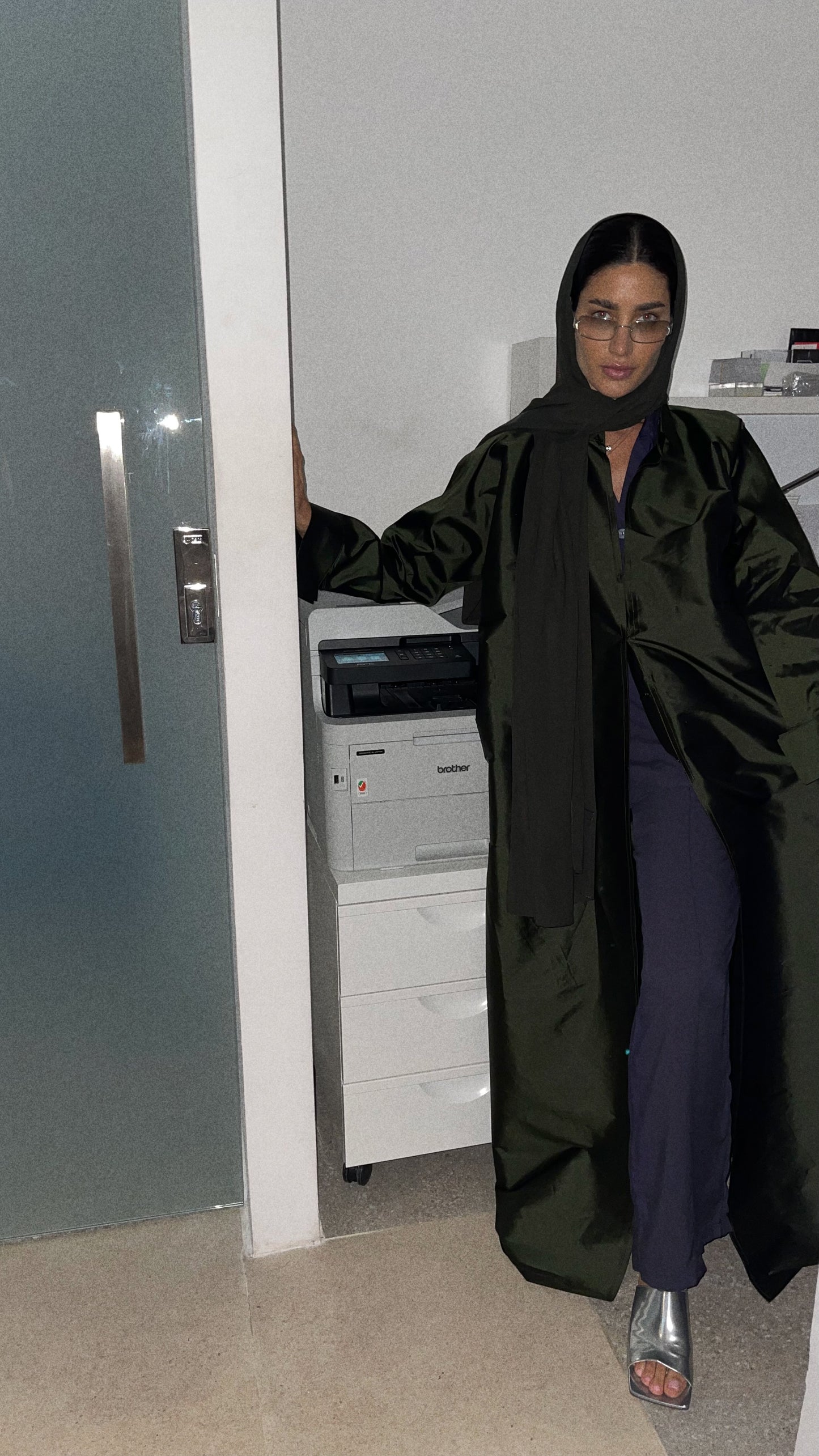 the daily shirt abaya - olivegreen/black (two-toned)