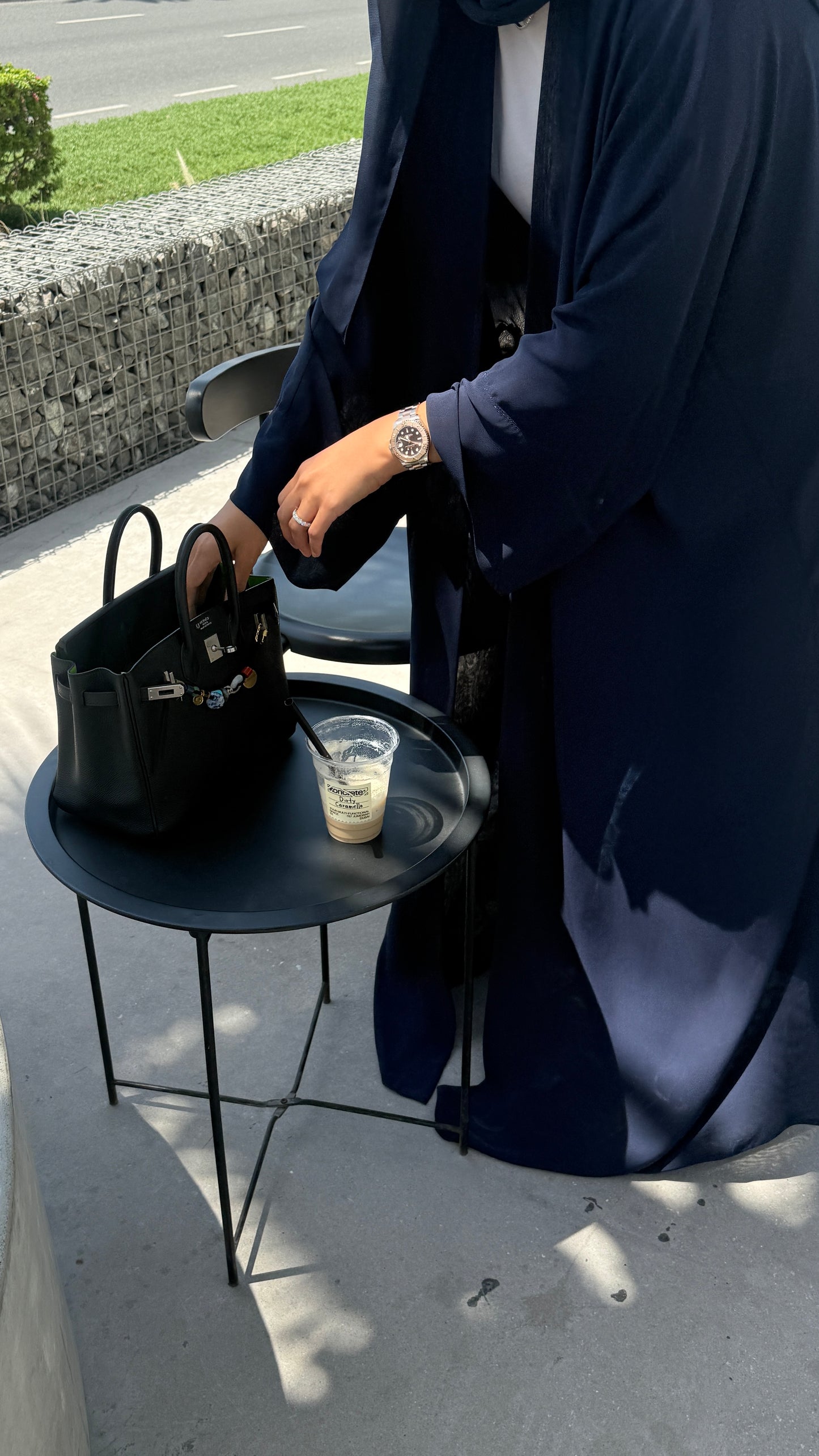 the zigzag stitch abaya - navy blue