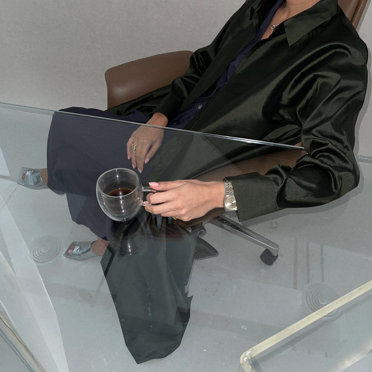 the daily shirt abaya - olivegreen/black (two-toned)