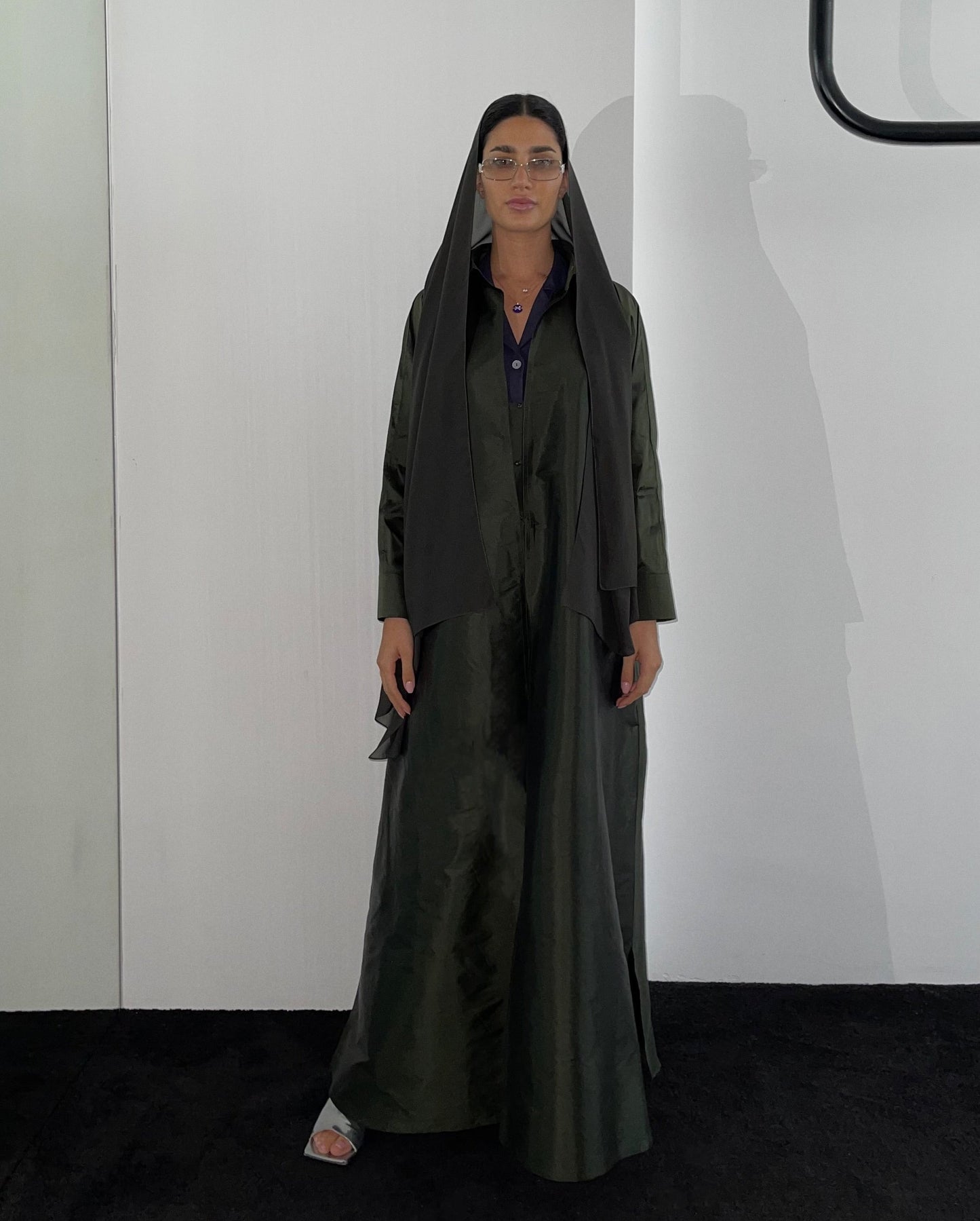 the daily shirt abaya - olivegreen/black (two-toned)