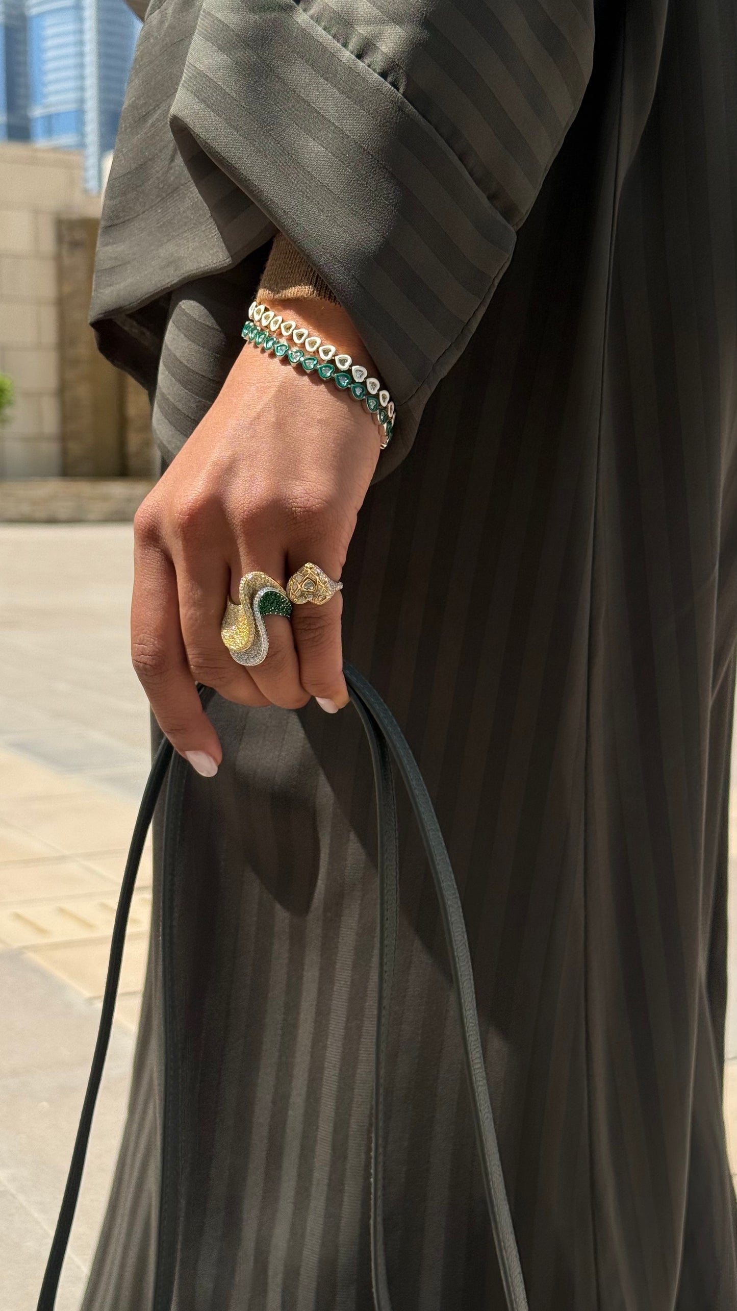 the matte lines abaya - olive green