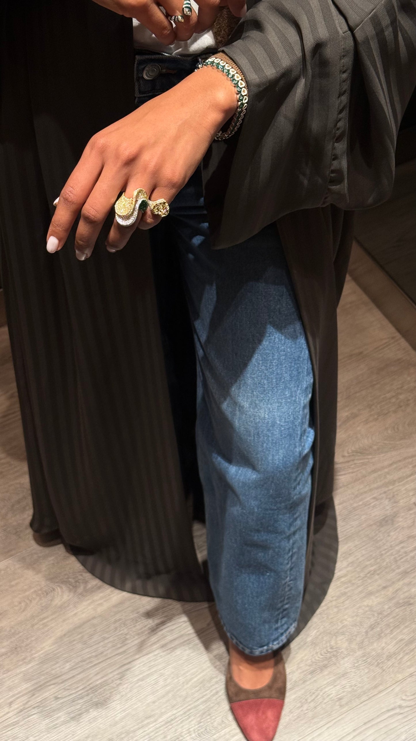 the matte lines abaya - olive green