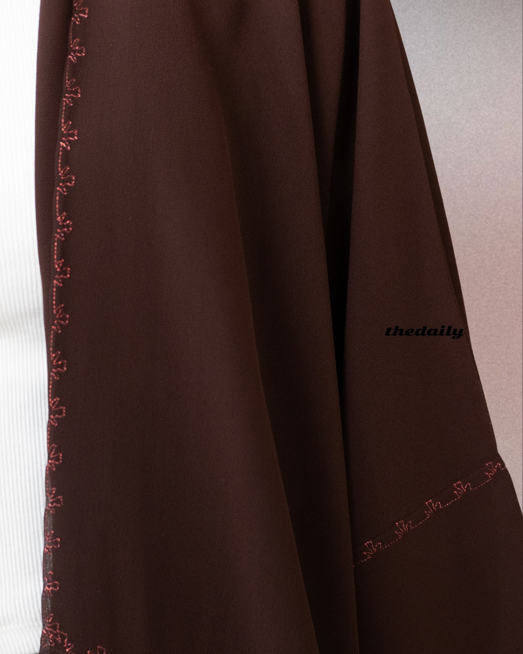 the flower stitch abaya - brown